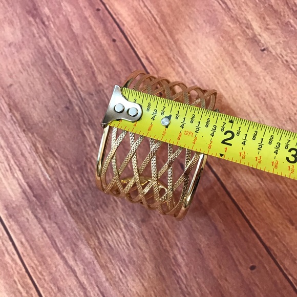 Nw/oT Unbranded Goldtone Lattice Cuff Bracelet - Picture 5 of 6